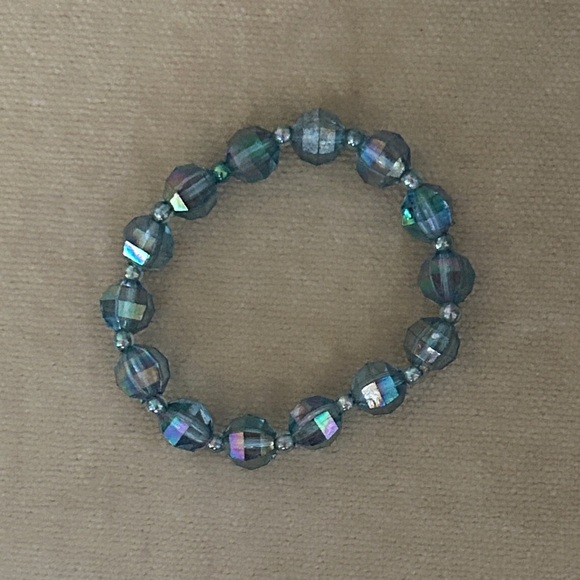 Elegant Turquoise Beaded Necklace and Bracelet Set with Flowers - Picture 5 of 6